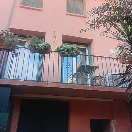 Typique Avec Balcon Et Patio Κολιούρ