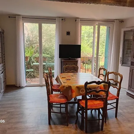 Typique Avec Balcon Et Patio Διαμέρισμα
