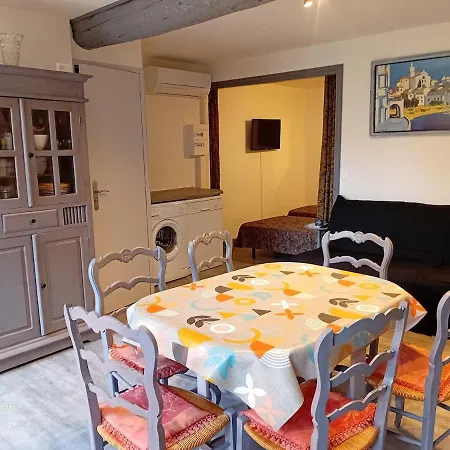 Typique Avec Balcon Et Patio Lägenhet