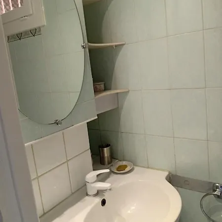Lägenhet Typique Avec Balcon Et Patio